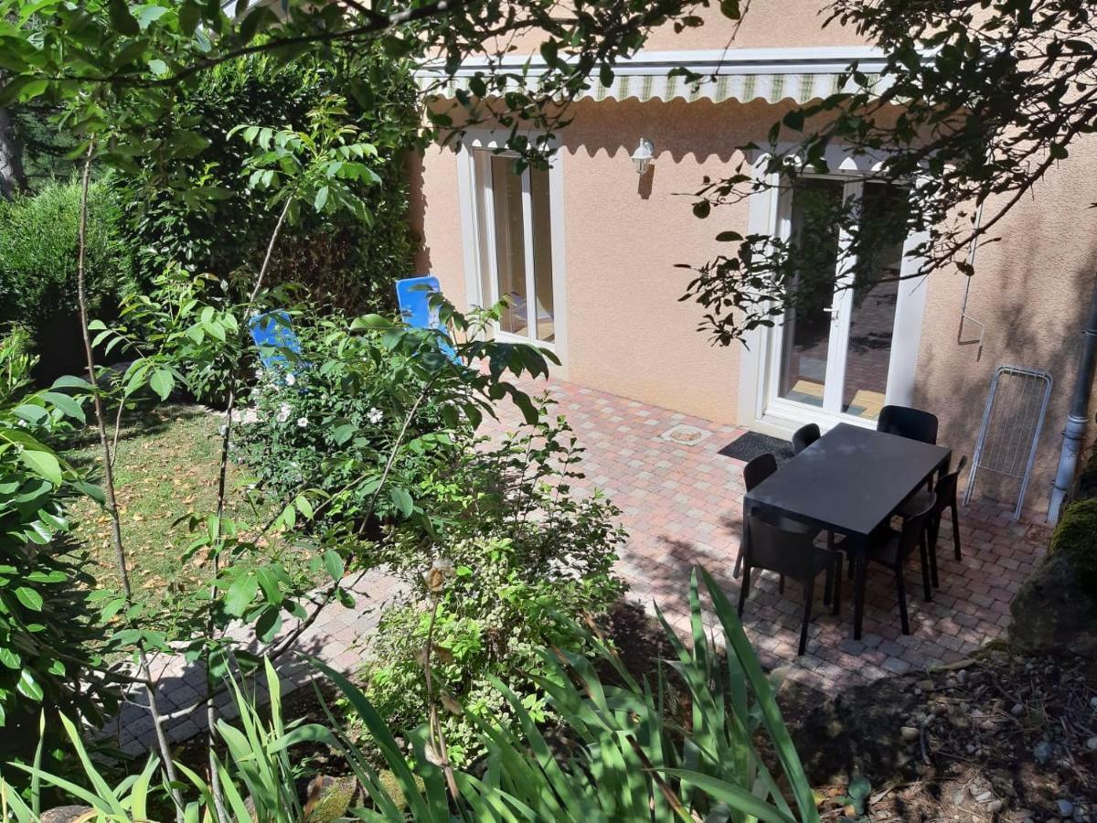 Appartement Dans Propriete Calme En Pleine Nature 沙波尼埃雷斯·莱斯·巴 外观 照片